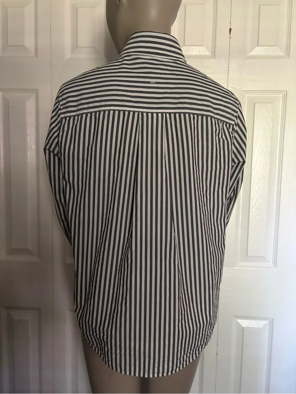 Banana Republic Gray & White Striped Long-Sleeve Dress Shirt
